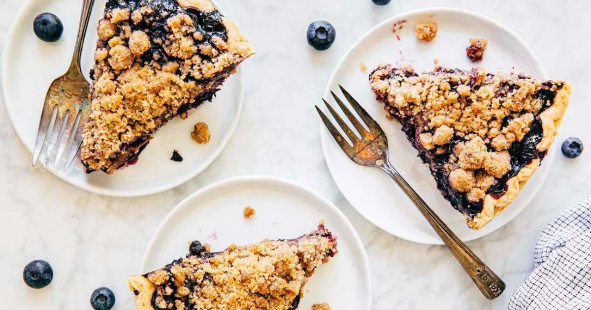 blueberry crumble pie